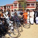 jagadguru-ramabhadracharya-with-mobility-impaired-students